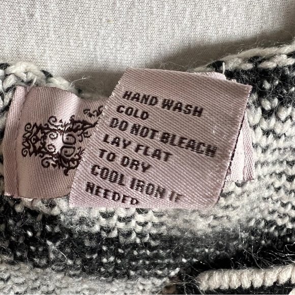 Anthropologie Oliver by Escio Zebra Print Sweater in Black + White Size Small - Picture 8 of 8